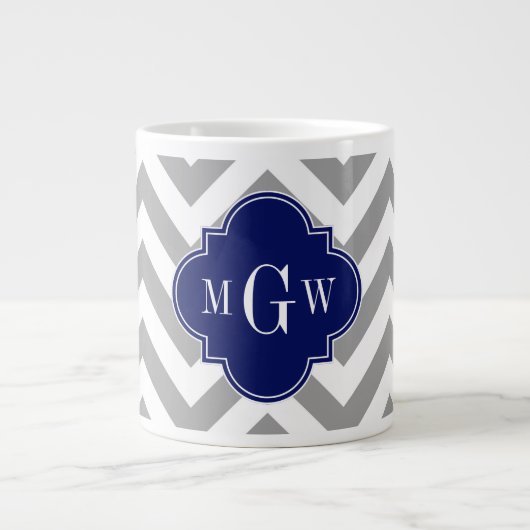Dk Grau Lg Zickzack Navy Quatrefolie 3 Monogramm Jumbo-Tasse (Vorderseite)