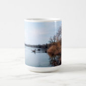 Dnieper Fluss mit Schilfdkröten in der Ukraine Kaffeetasse (Mittel)