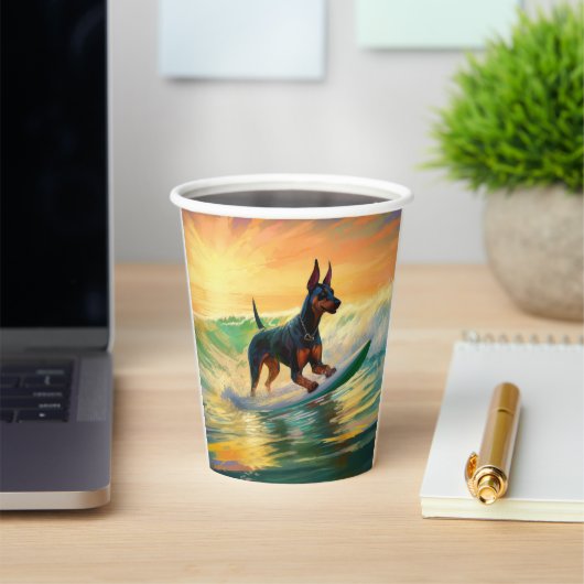 Doberman Beach Surfing Painting Pappbecher (InSitu)