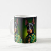 Doberman Dog in St. Patrick's Day Dress Kaffeetasse (Vorderseite Links)