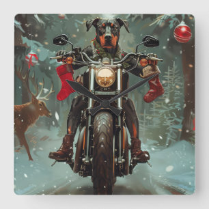 Doberman Dog Riding Motorrad Weihnachten Quadratische Wanduhr
