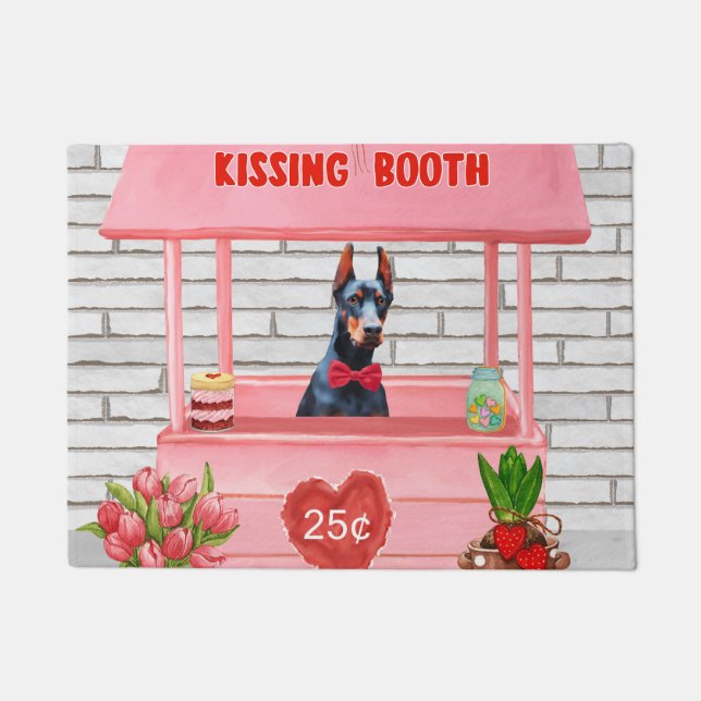Doberman Dog Valentine's Day Kissing Booth Fußmatte (Vorderseite)