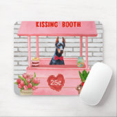 Doberman Dog Valentine's Day Kissing Booth Mousepad (Mit Mouse)