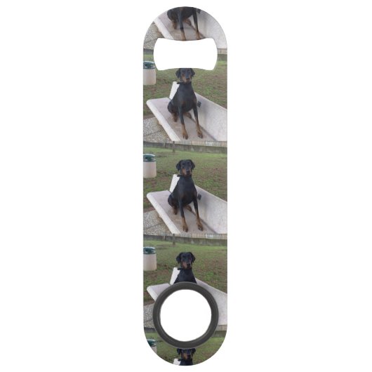 Doberman Flipper Speed Flaschenöffner (Vorderseite)
