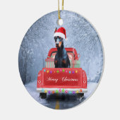 Doberman Hund in Schnee sitzen im Weihnachtswagen Keramik Ornament (Links)