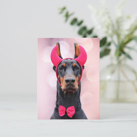 Doberman in Devil Costume Postkarte (Stehend Vorderseite)