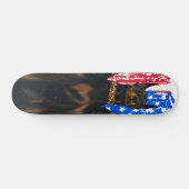 Doberman Pinscher American Flag patriotischer Hund Skateboard (Horizontal)