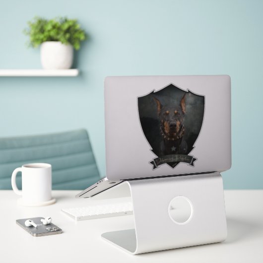 Doberman Pinscher Aufkleber (Laptop auf Schreibtisch)