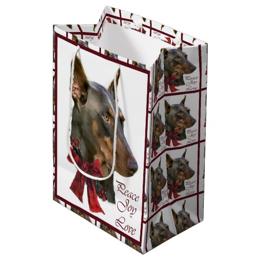 Doberman Pinscher Christmas Mittlere Geschenktüte (Vorderseite Schrägansicht)