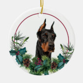 Doberman Pinscher Evergreen Berry Wreath Keramik Ornament (Vorne)