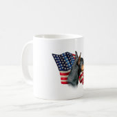 Doberman Pinscher Flag Kaffeetasse (Vorderseite Links)