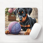 Doberman Pinscher Puppy mit Garnball auf Rua Mousepad (Mit Mouse)