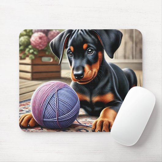 Doberman Pinscher Puppy mit Garnball auf Rua Mousepad (Mit Mouse)