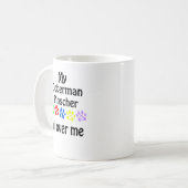 Doberman Pinscher Walks Design Kaffeetasse (Vorderseite Links)
