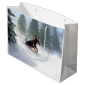 Doberman Pinscher Weihnachtsschnee Winter Große Geschenktüte (Rückseite Schrägansicht)