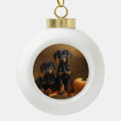 Doberman Puppy Autumn Delight Pumpkin Keramik Kugel-Ornament (Vorderseite)