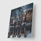 Doberman Snowy Sleigh Weihnachtsdekor Quadratische Wanduhr (Winkel)