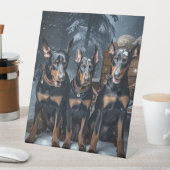 Doberman Snowy Sleigh Weihnachtsdekor Sockelschild (In Situ)
