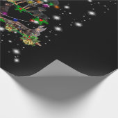 Doberman Weihnachtsbaum bedeckt durch Blitzlicht Geschenkpapier (Ecke)