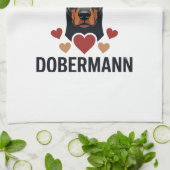 Dobermann Hund mit roten Herzen_1 Geschirrtuch (Gefaltet)