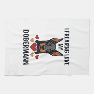 Dobermann Hund mit roten Herzen_1 Geschirrtuch