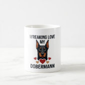 Dobermann Hund mit roten Herzen_1 Kaffeetasse (Mittel)