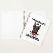 Dobermann Hund mit roten Herzen_1 Planer (Anzeige)