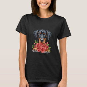 Dobermann-Hund mit roten Rosen Aquarell-Kunst T-Shirt