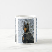 Dobermann in der eisigen Schnee-Tasse Kaffeetasse (Mittel)