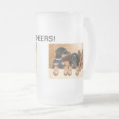 Dobermann jubelt Tasse zu (VorderseiteRechts)