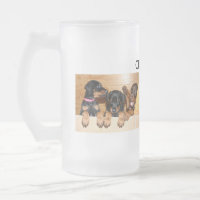 Dobermann jubelt Tasse zu