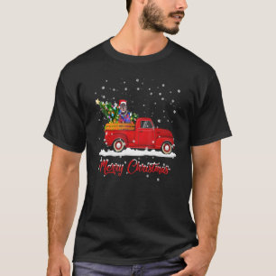 Dobermann Pinscher Hund fährt roten LKW zu Weihnac T-Shirt