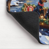 Dobermann Pinscher Weihnachtsboot Urlaub Mousepad (Ecke)