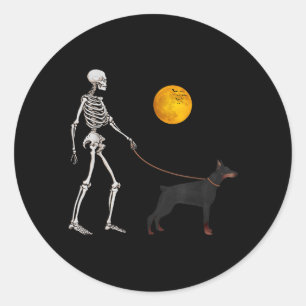 Dobermann-Skelett-Hund beim Gehen Halloween-Kostüm Runder Aufkleber