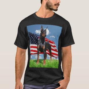 DobermannPinscher mit Flaggen-T - Shirt