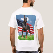DobermannPinscher mit Flaggen-T - Shirt (Rückseite)
