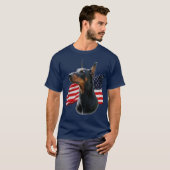 DobermannPinscher und Belgier Malinois mit Flaggen T-Shirt (Vorne ganz)