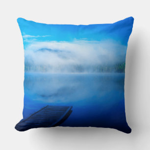 Dock on ruhe misty Lake, Kalifornien Kissen