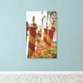 Docking Poles on Canal in Venedig Leinwanddruck (Insitu (Holzboden))