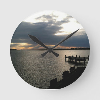 Docks Runde Wanduhr