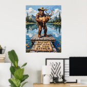 Dockside Dilemma: Sasquatch und der Elch Poster (Heimbüro)