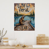 Dockside Wanderer: Raccoon am See Poster (Küche)