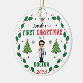 Doctor First Christmas Personalisiert Round Keramik Ornament (Links)