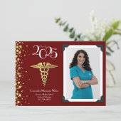 Doctor Gold Abschluss Ankündigung Maroon Foto (Stehend Vorderseite)