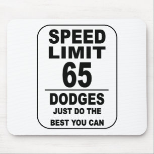 DODGE MIT GESCHWINDIGKEITSGRENZE MOUSEPAD