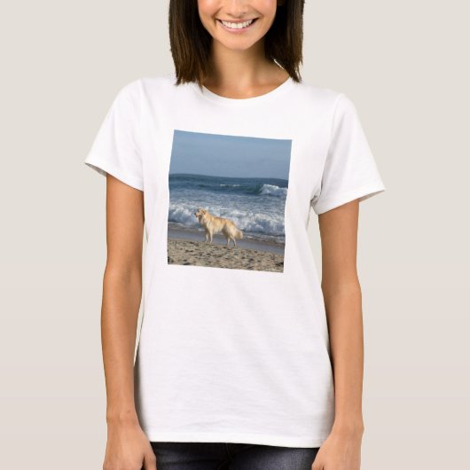 Dog At The Beach T-Shirt (Vorderseite)