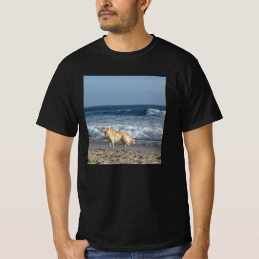 Dog At The Beach T-Shirt (Vorderseite)