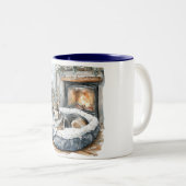 Dog Cozy Fireplace Relax Zweifarbige Tasse (VorderseiteRechts)