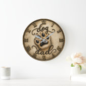 Dog Dad Rustic Paw Print Große Wanduhr (Zuhause)