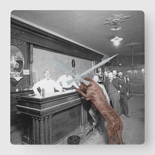 Dog Friendly Saloon Tavern Bar 1900 Fotograf Quadratische Wanduhr (Vorderseite)